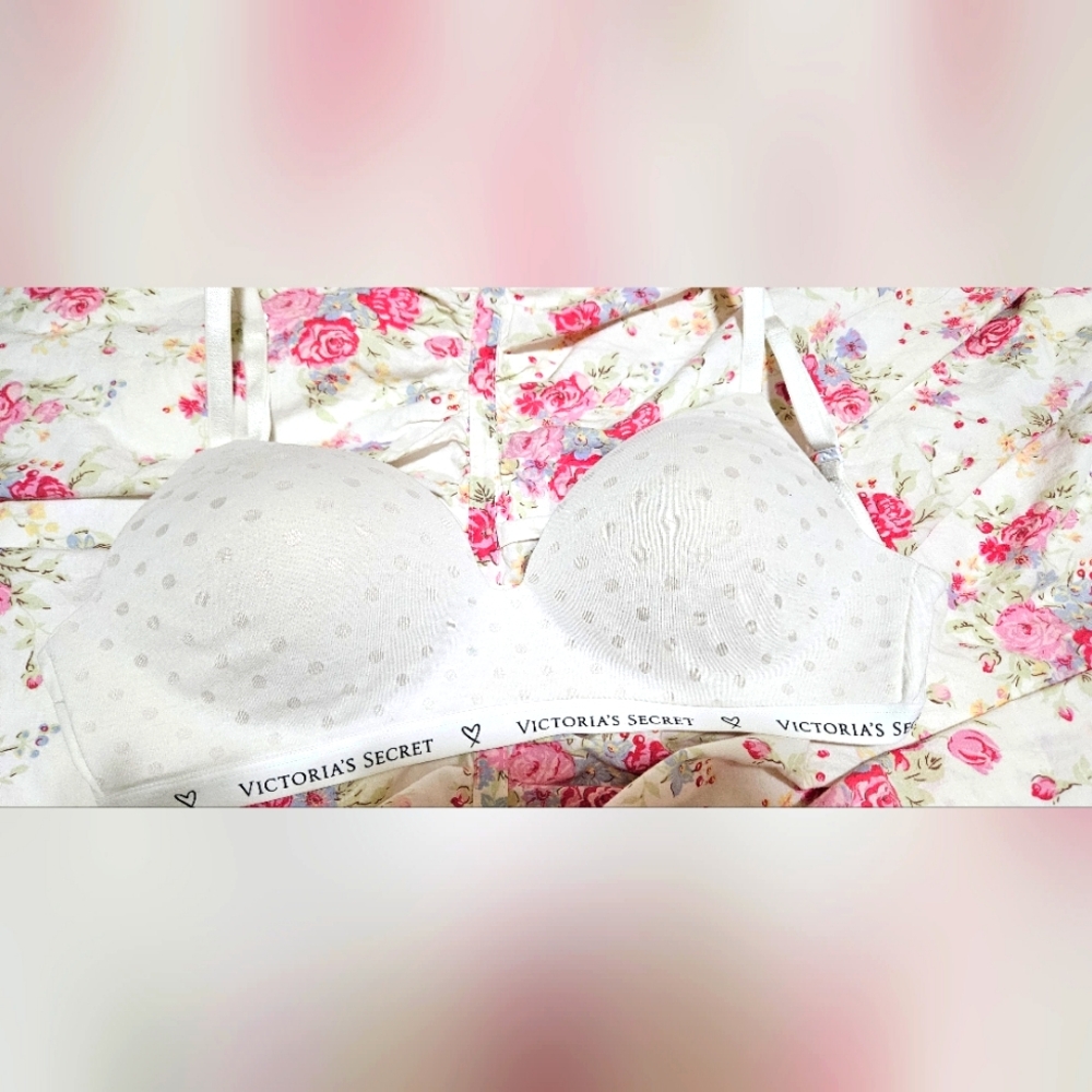 Victoria Secret Lightly Lined Wireless Bra